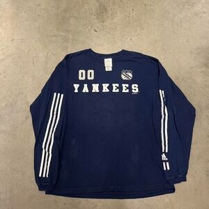 Vintage Y2K adidas 2003 New York Yankees‎ long sleeve with sleeve hits
